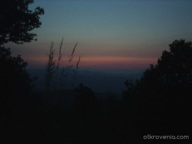 Tawelwch Sydd (Тихо е)