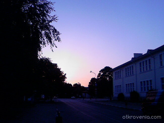 Залез над училището в Сопот