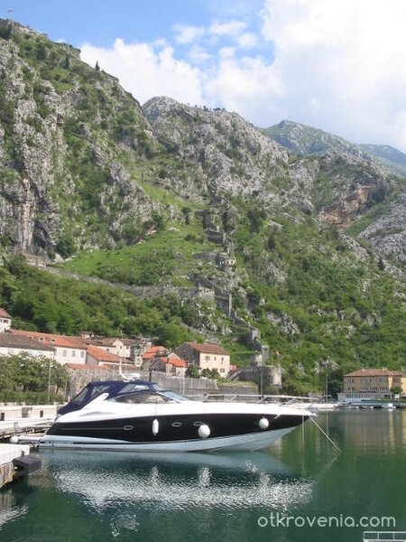 Просто една лодка :)