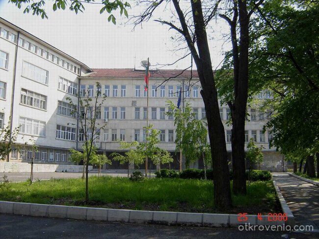 Българското знаме в"ПМГ.Акад.Н.Обрешков"Бс