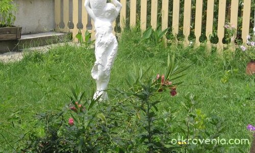 Ангелче в градината