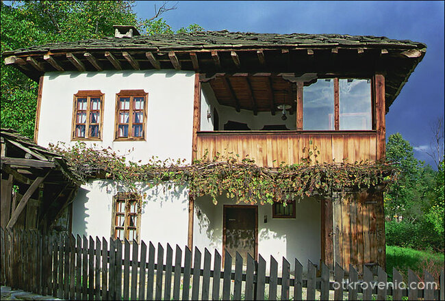 приказката от близо :)