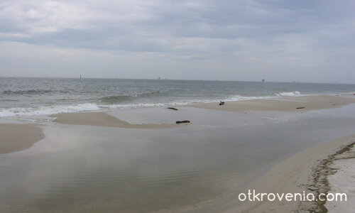 Водата си отива