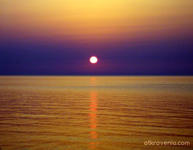 над златното море, златно небе... помежду им ТЪМА... и моите мисли...