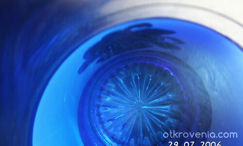 Чаша с вода