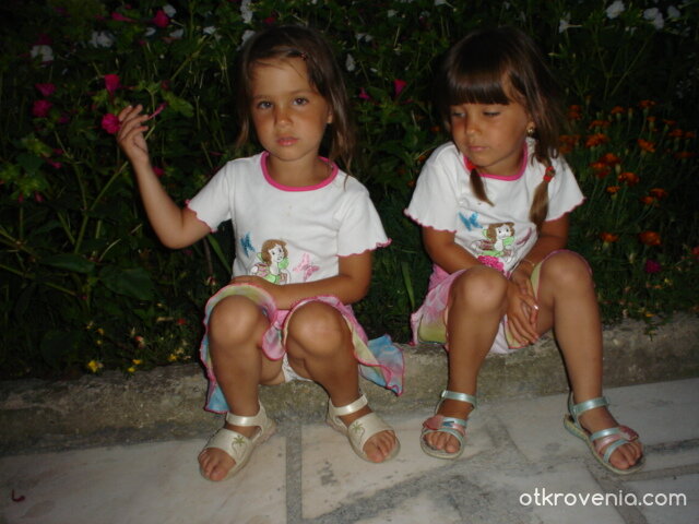 Лилия и Виктория(диви диваненца)