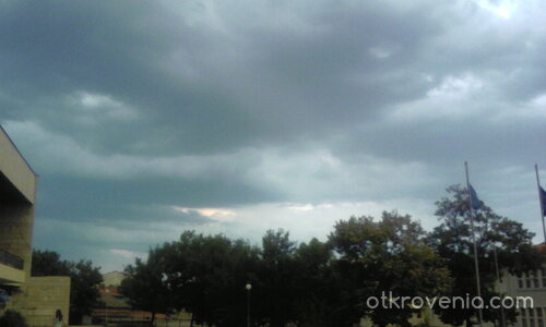 Буря се задава....