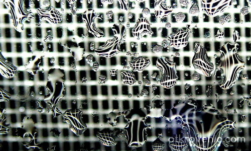 Капки в мрежа