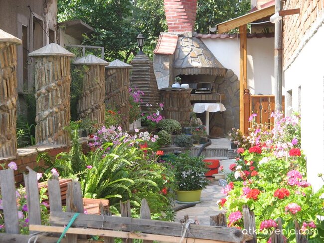 Домът на Българката [1]