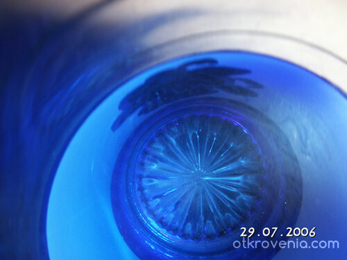 Чаша с вода