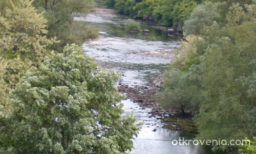 Просто една рекичка ..