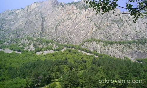 Върхът те чака