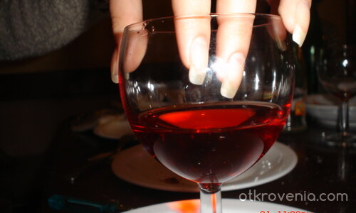 Кампари и красиви нокти