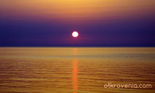 над златното море, златно небе... помежду им ТЪМА... и моите мисли...