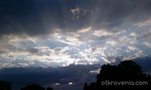 Божествено