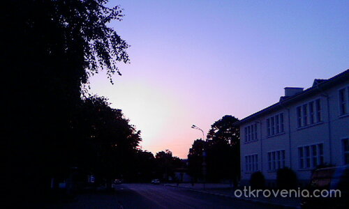 Залез над училището в Сопот