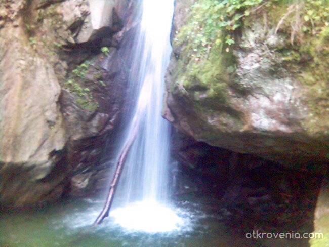 Магически водопад