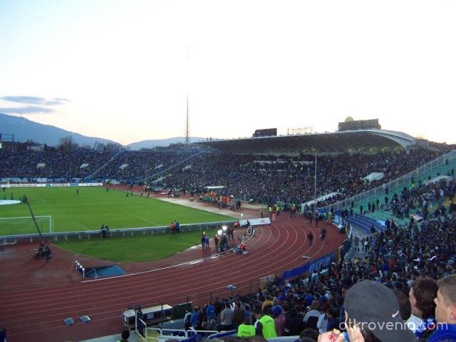 Левски-Шалке 04