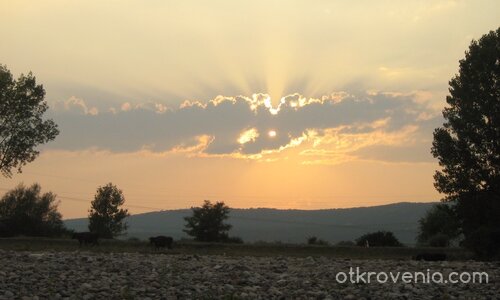 В речното корито... изпращаме залеза