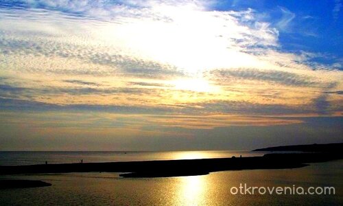 Отражения в морето и реката едновременно!