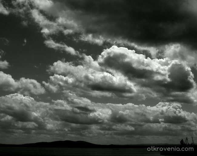 Още търся нечия следа..