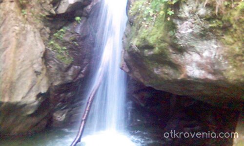 Магически водопад