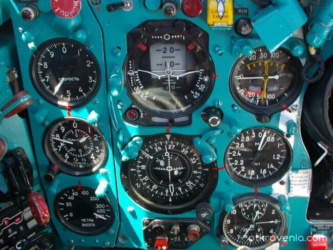 Кабина MиГ-21, в полет