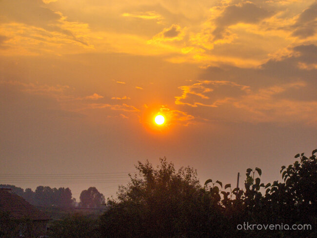 Небе като от злато