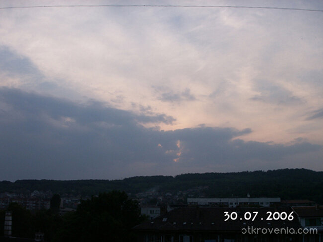 Просто залез над хълмовете