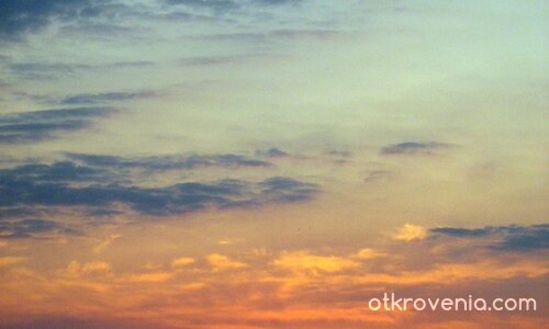 в ранни зори, спокойствие, чай и наслада от дивните изгреви...